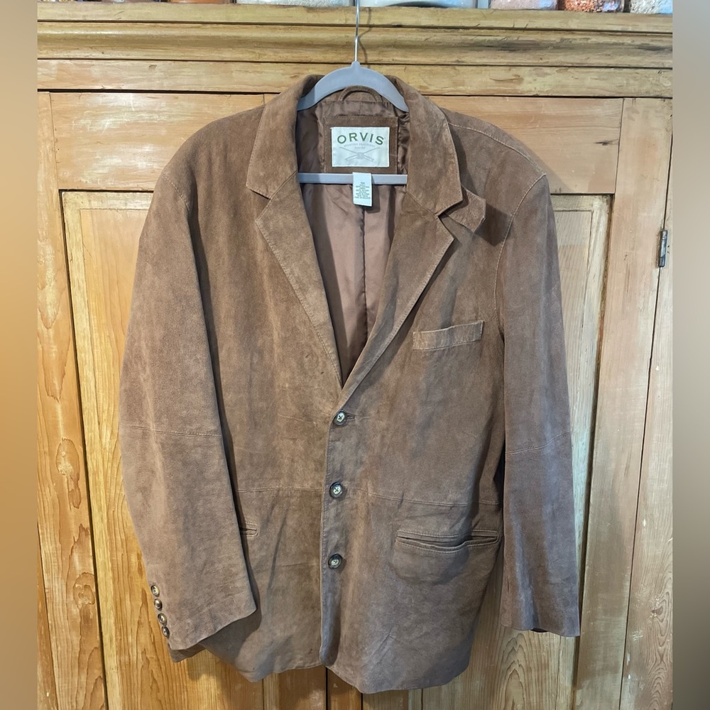 Men’s size 46 Orvis 100% suede leather jacket.